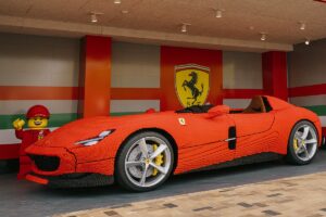 Um Ferrari Monza SP1 em Lego já pode ser visto na Ferrari Build and Race thumbnail