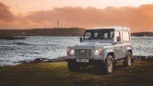 Land Rover Classic apresenta o Classic Defender Works V8 Islay Edition thumbnail