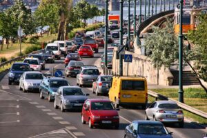 Automóvel continua a ser essencial entre os portugueses: 92% têm carro próprio, diz estudo thumbnail