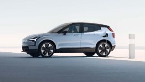 Novo Volvo EX30 está aí: preços começam nos 37.890€ thumbnail