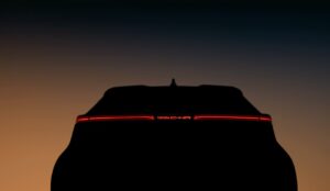 Segunda geração do Toyota C-HR será revelada a 26 de junho thumbnail