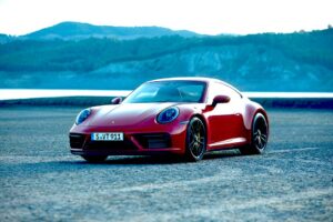 Porsche 911 será o ‘último dos moicanos’ a combustão thumbnail