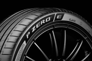 Pirelli apresenta o P Zero e, o pneu desportivo de referência em tecnologia e sustentabilidade thumbnail