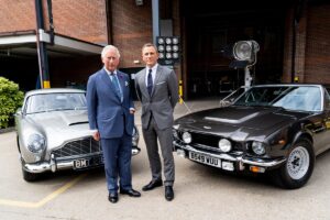 Aston Martin V8 da saga James Bond à venda thumbnail