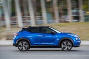 União Europeia dá passo atrás na taxação de carros elétricos fabricados no Reino Unido thumbnail