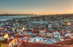 Muitos condicionamentos de trânsito em Lisboa: Veja se ‘apanha’ os locais onde vai passar… thumbnail