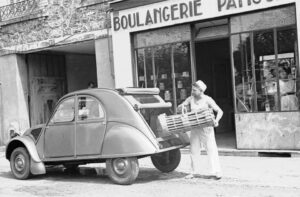Citroën 2 CV celebra 75 anos: o último saiu da fábrica de Mangualde há 33 anos thumbnail