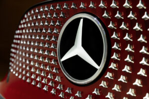 Best Global Brands 2023: Mercedes-Benz sobe à sétima posição thumbnail