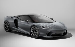 McLaren revela o sucessor do GT: o novo GTS é mais leve e potente thumbnail