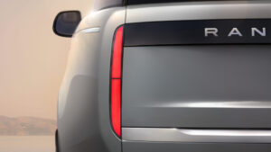 Aberta lista de espera para pré-reservas do Range Rover elétrico, que entra em fase de testes thumbnail