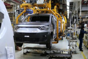 Produção e montagem de viaturas automóveis em Portugal em novembro: -4,9% do que 2022 thumbnail