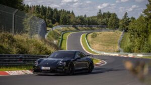 Novo Porsche Taycan bate o tempo do Tesla Model S em Nordschleife, mas fica aquém do recorde do Rimac Nevera thumbnail