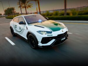 Polícia do Dubai conta com um novo elemento: um Lamborghini Urus Performante thumbnail
