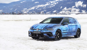 Volkswagen revela primeiras imagens do novo Golf R thumbnail