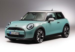 Novo MINI Cooper a gasolina com versões C e S thumbnail